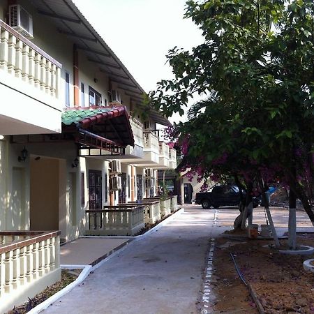 Sakal Guesthouse Restaurant & Bar Sihanoukville Eksteriør billede