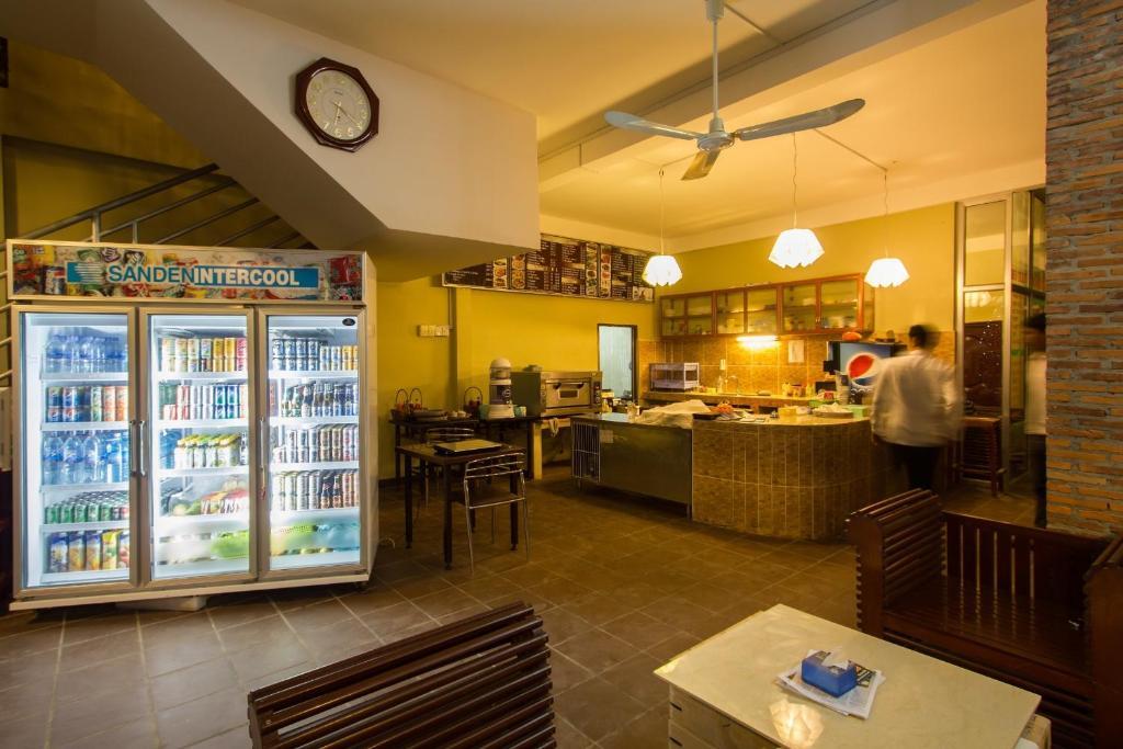 Sakal Guesthouse Restaurant & Bar Sihanoukville Eksteriør billede
