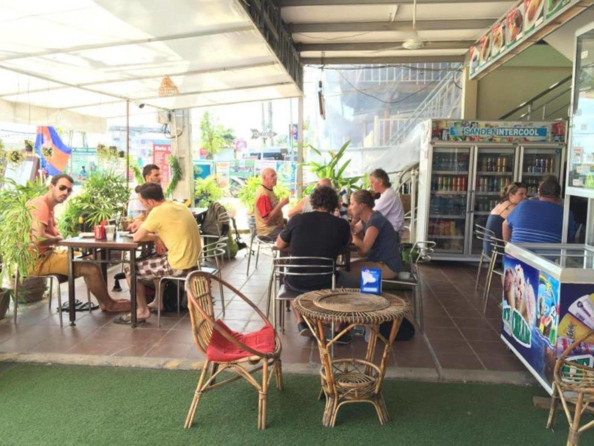 Sakal Guesthouse Restaurant & Bar Sihanoukville Eksteriør billede