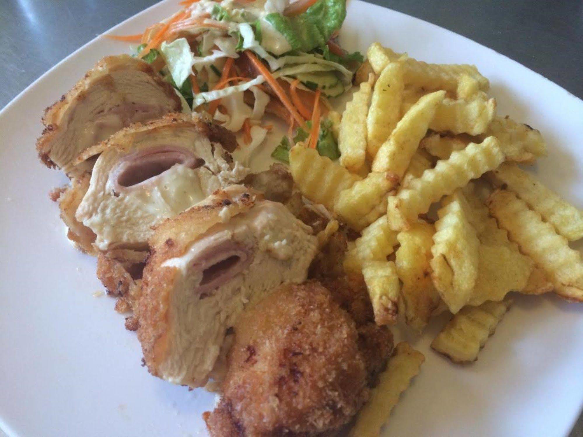 Sakal Guesthouse Restaurant & Bar Sihanoukville Eksteriør billede