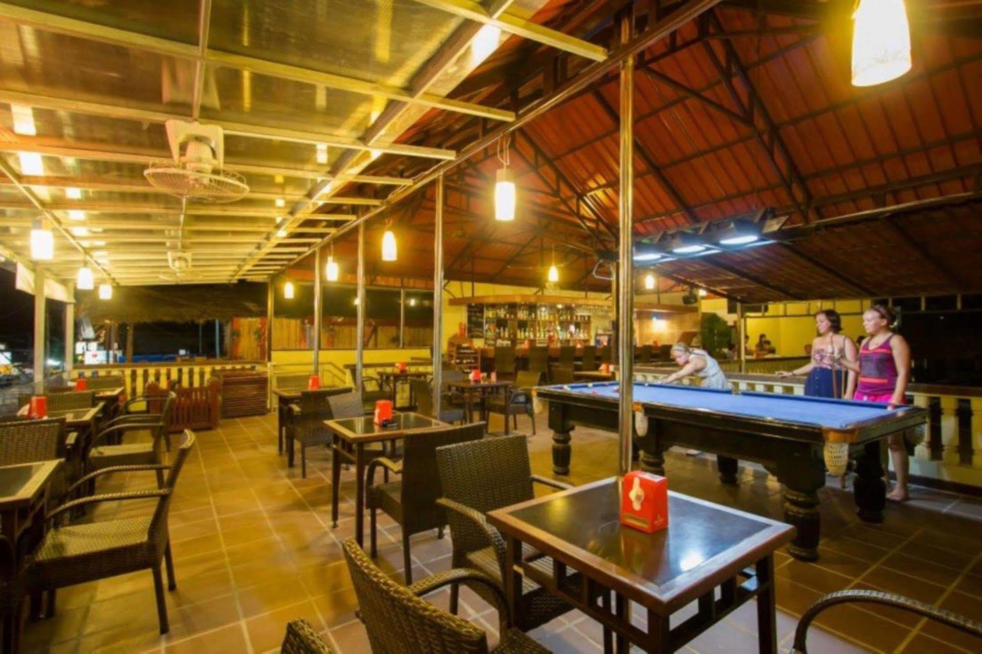 Sakal Guesthouse Restaurant & Bar Sihanoukville Eksteriør billede
